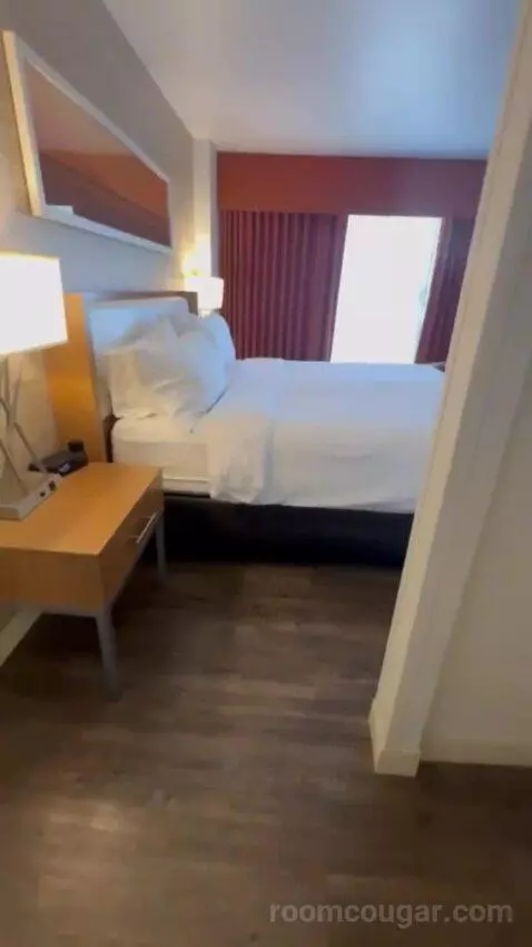 Junior Suite bed picture #1
