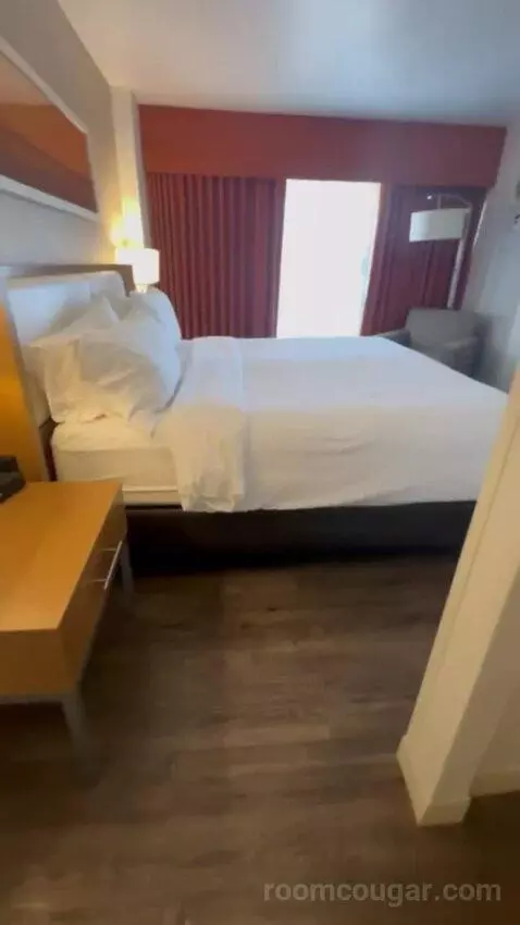 Junior Suite bed picture #6