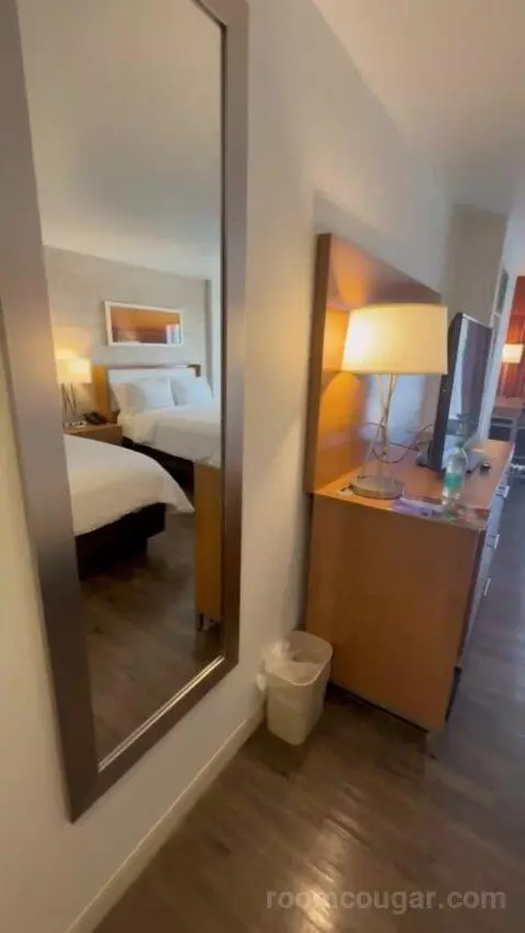 Two Queen Beds Room bed picture #3