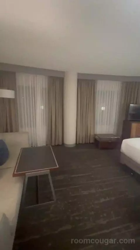 King Room bed picture #1