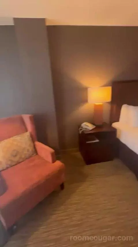 King Room bed picture #2