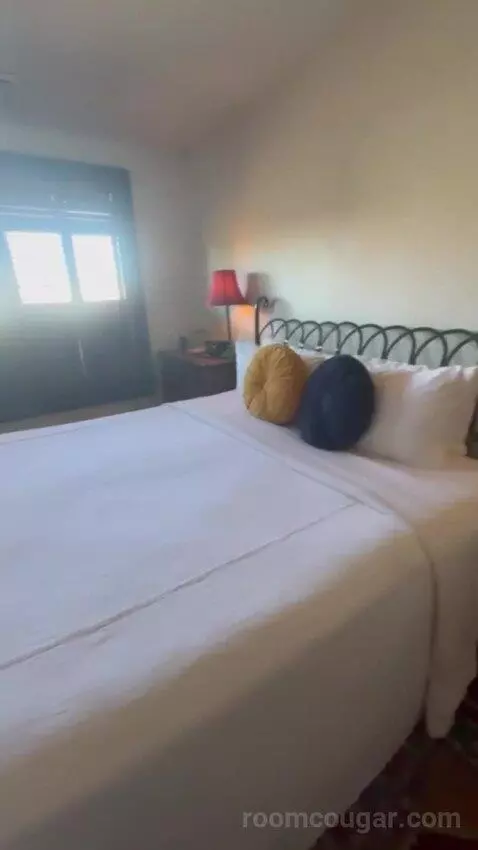 King Room bed picture #4