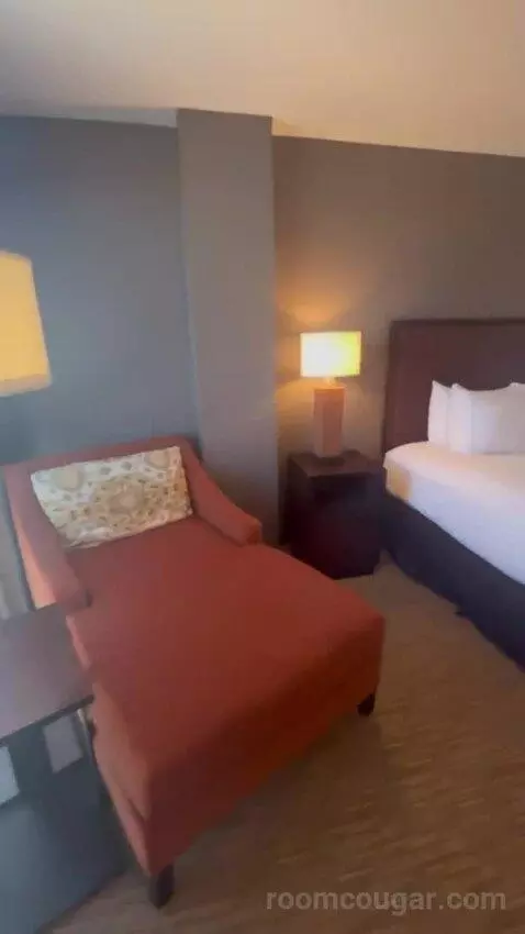 Presidential Suite bed picture #2