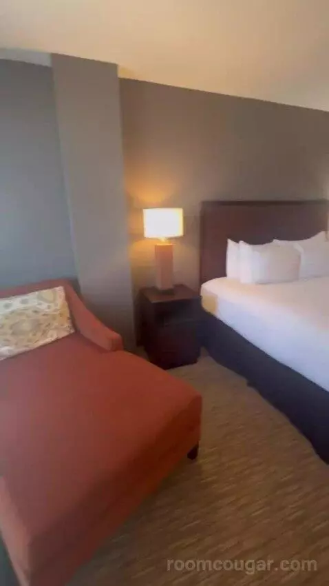 Presidential Suite bed picture #4