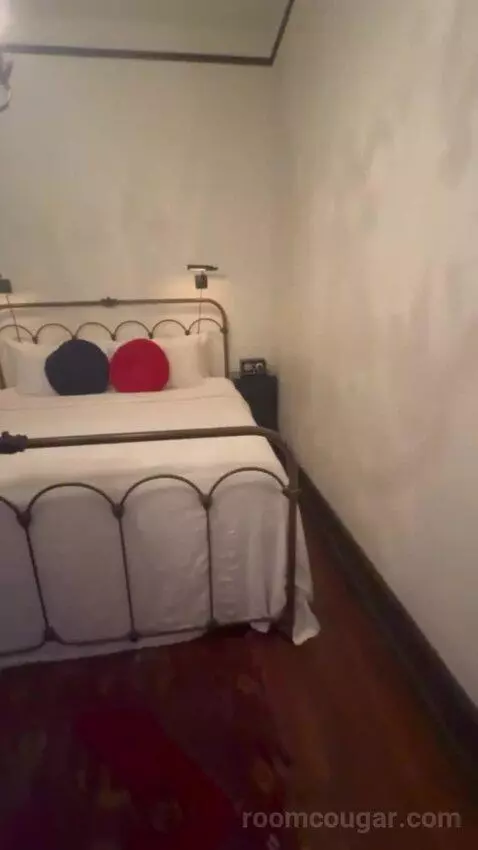 Grand Suite bed picture #5