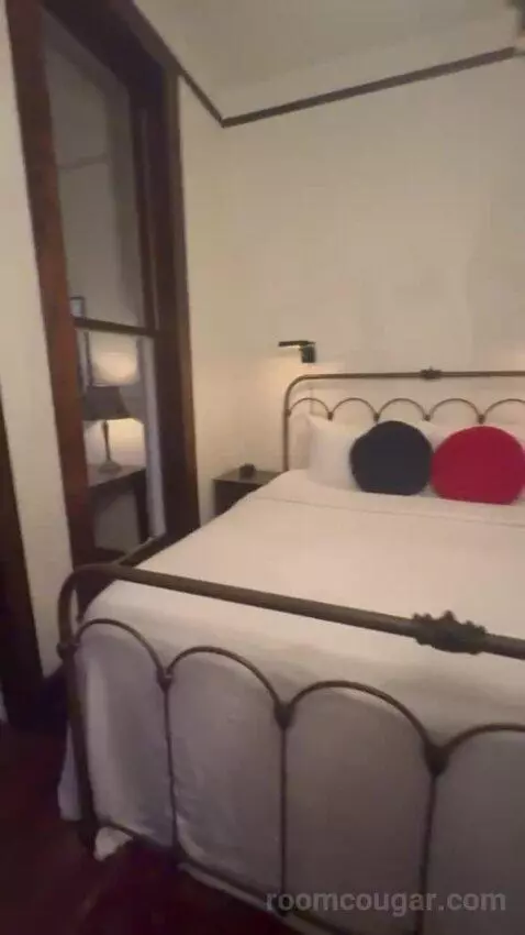 Grand Suite bed picture #8