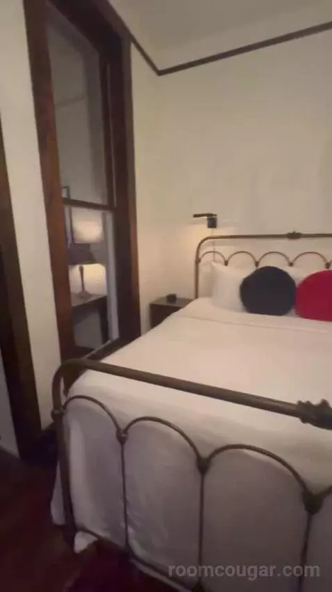 Grand Suite bed picture #9