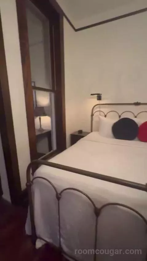 Grand Suite bed picture #10