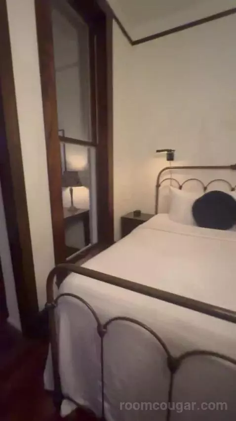 Grand Suite bed picture #11