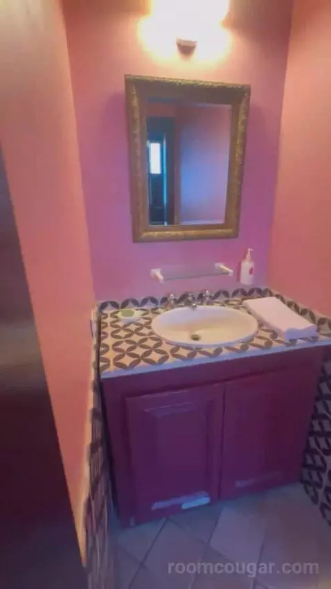Grand Suite bathroom picture #1