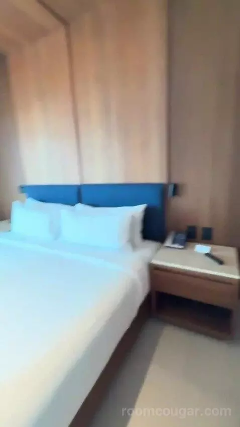 Premium King Room with Ocean View bed picture #12