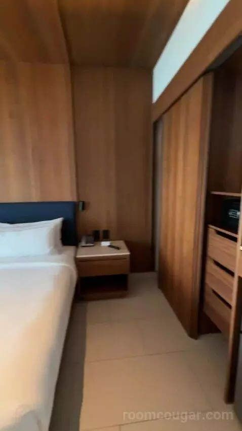 Premium King Room with Ocean View bed picture #5