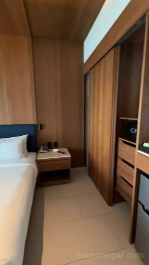 Premium King Room with Ocean View bed picture #6