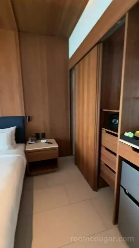 Premium King Room with Ocean View bed picture #7