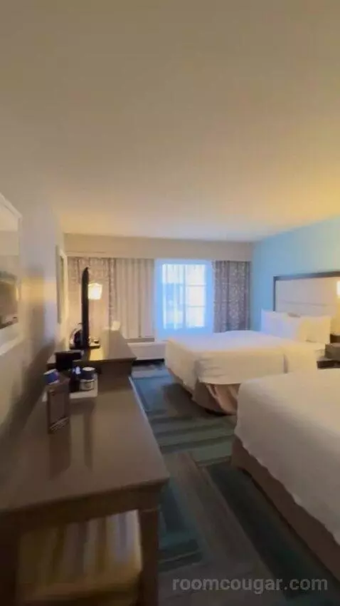 Queen Room with Two Queen Beds view picture #1