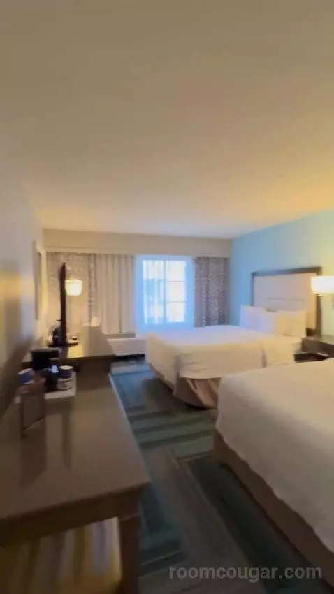 Queen Room with Two Queen Beds view picture #2