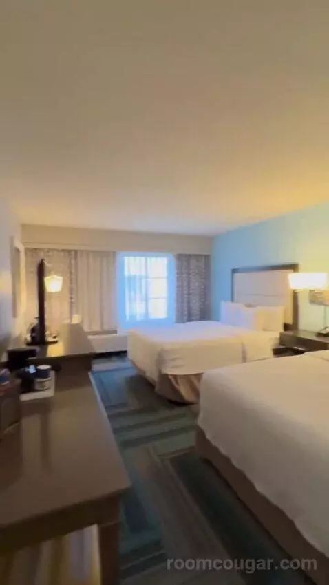 Queen Room with Two Queen Beds view picture #3