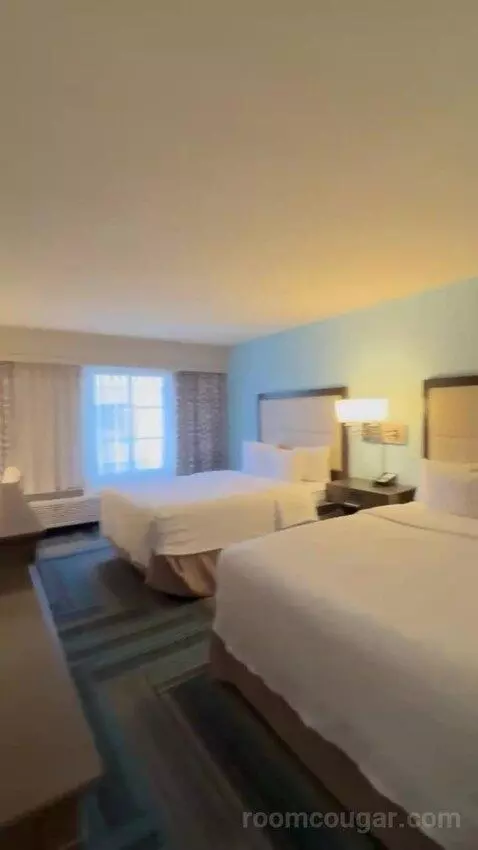 Queen Room with Two Queen Beds view picture #6