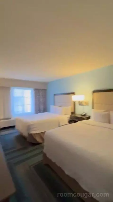 Queen Room with Two Queen Beds view picture #7