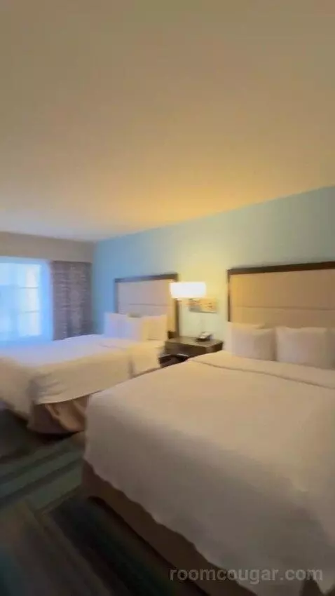 Queen Room with Two Queen Beds view picture #9