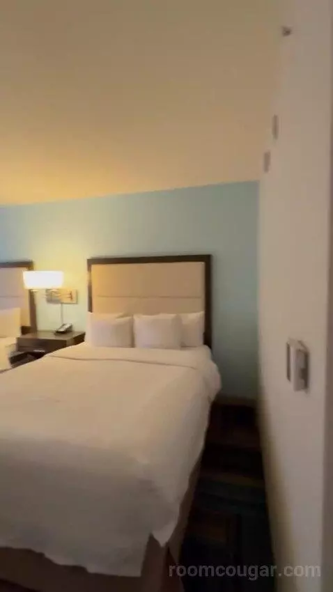 Queen Room with Two Queen Beds bed picture #7
