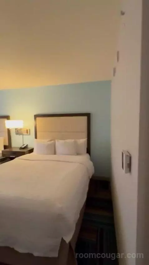 Queen Room with Two Queen Beds bed picture #8