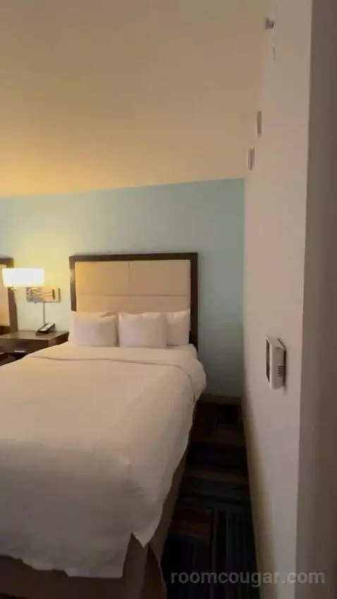 Queen Room with Two Queen Beds bed picture #9