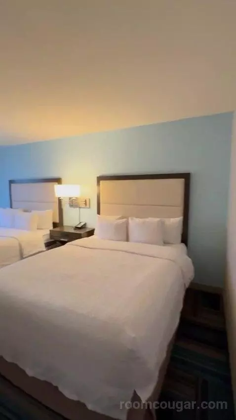 Queen Room with Two Queen Beds bed picture #10