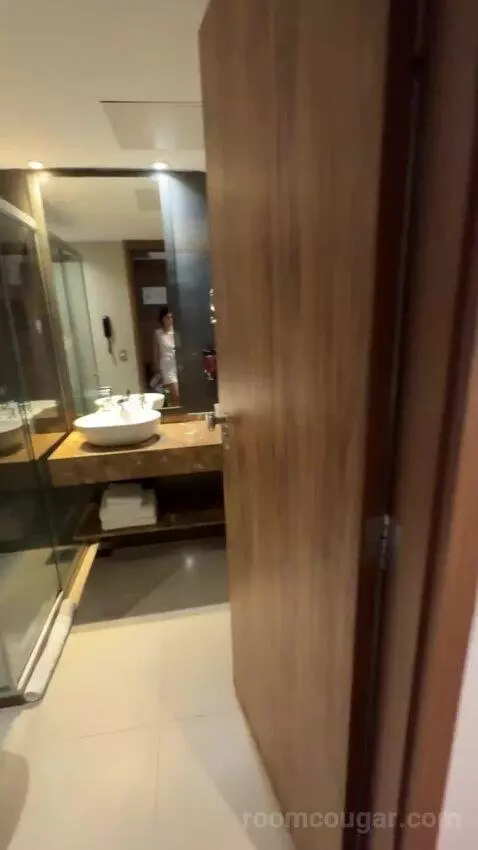 Standard Double with City View bathroom picture #1