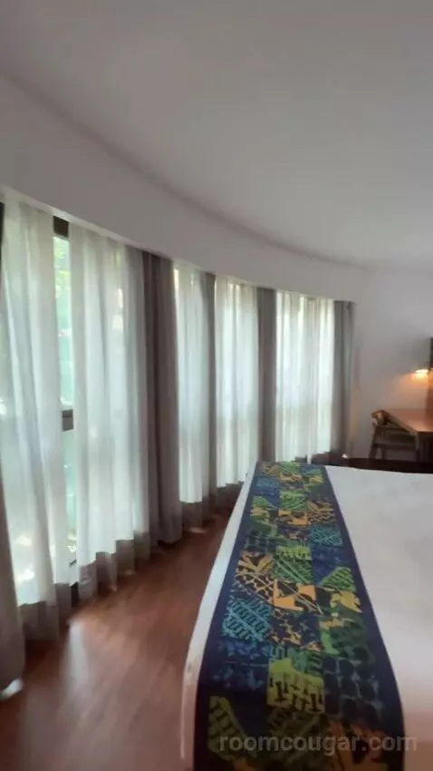 Standard Double with City View bed picture #8