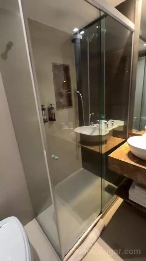 Standard Double with City View bathroom picture #7