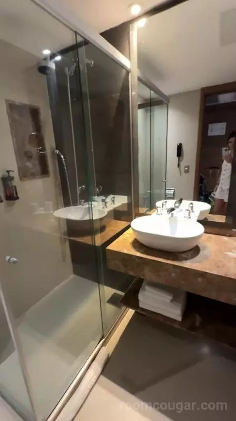 Standard Double with City View bathroom picture #10