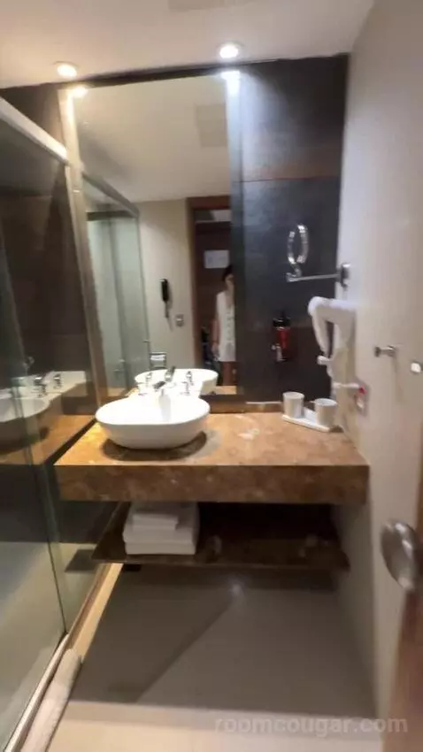 Standard Double with City View bathroom picture #11