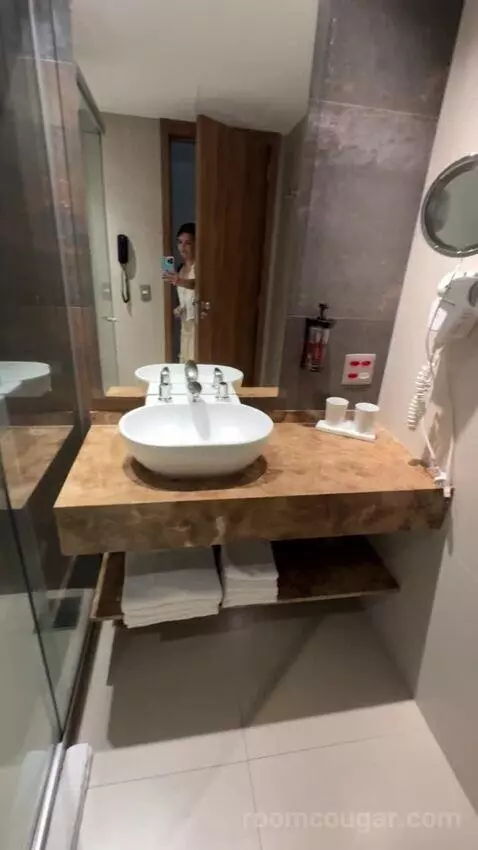 Standard Double Room bathroom picture #8