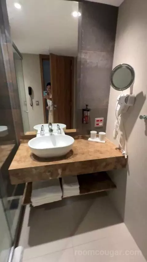 Standard Double Room bathroom picture #9