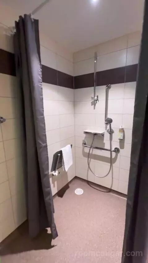Pop Double Room bathroom picture #7