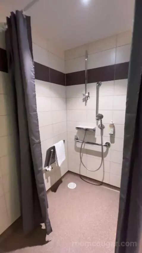 Pop Double Room bathroom picture #8