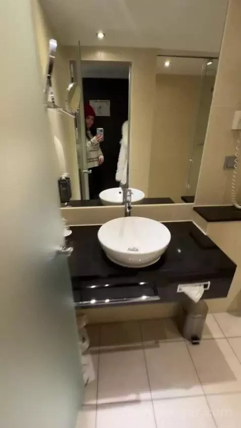 Standard Single Room bathroom picture #1