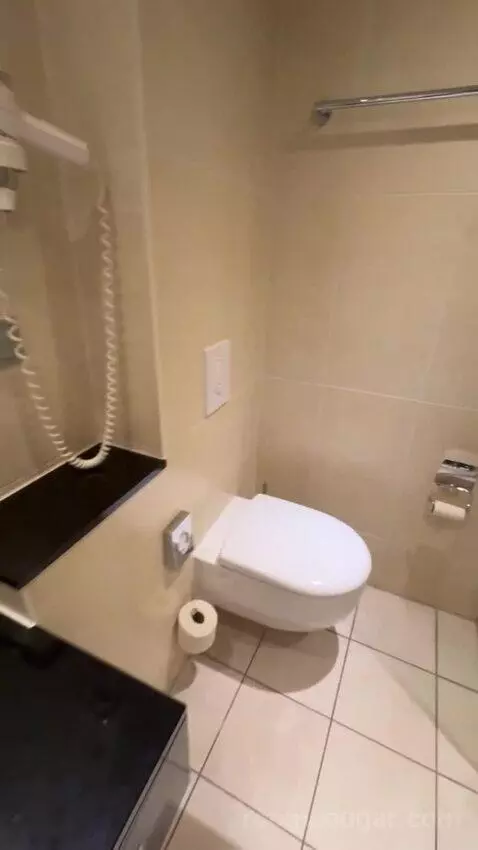 Standard Single Room bathroom picture #4