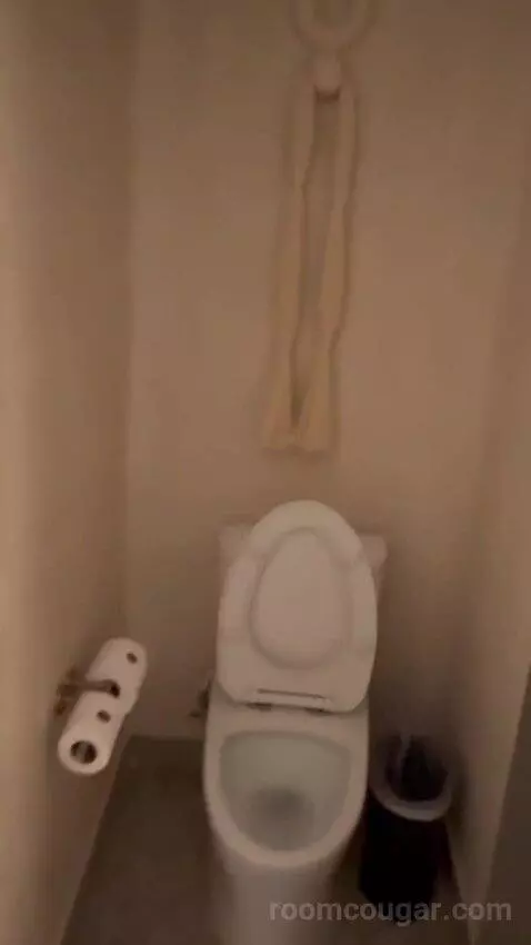 Queen Room bathroom picture #2