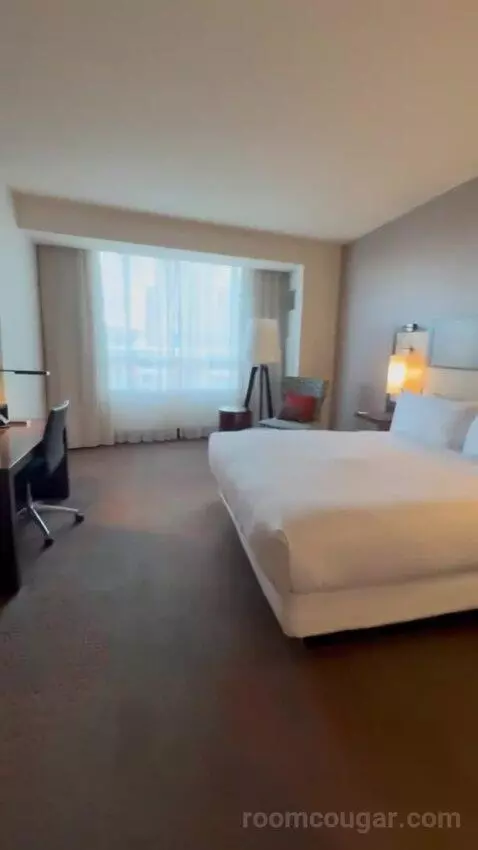 King Room bed picture #5