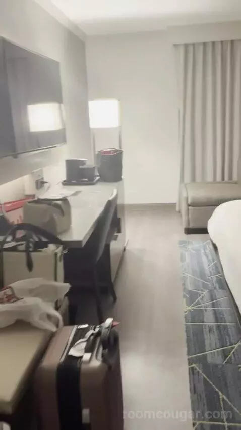 King Room bed picture #5