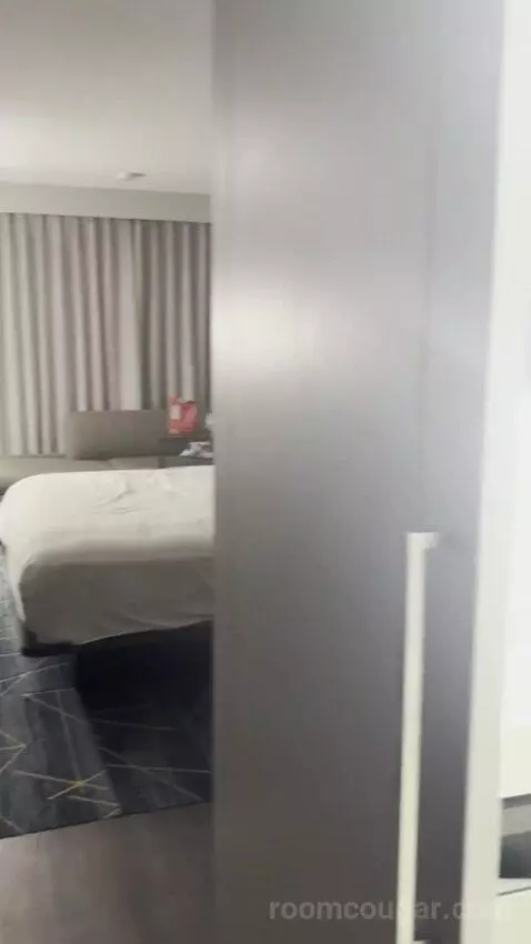 King Room bed picture #3