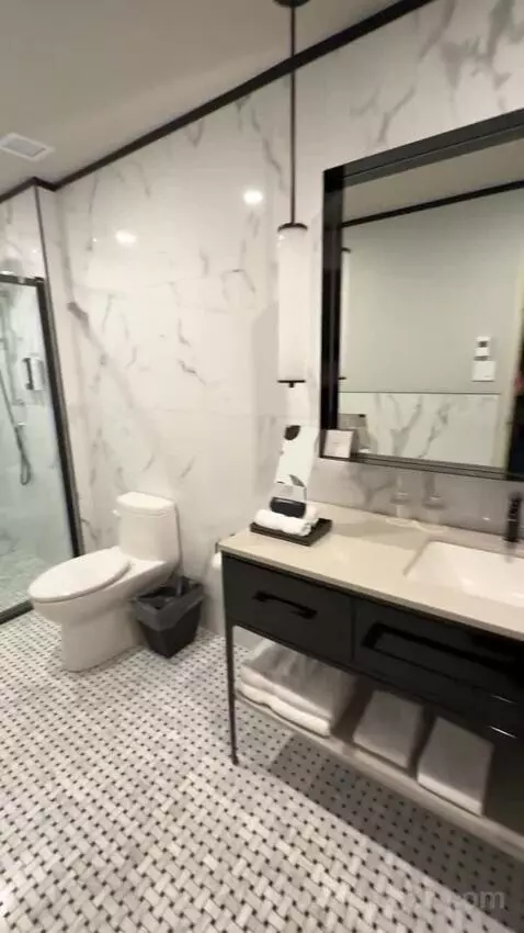 Horizon Room bathroom picture #5