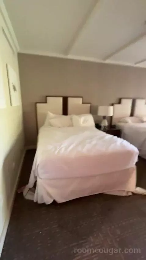 Premium Garden View - 2 Queen Beds bed picture #2