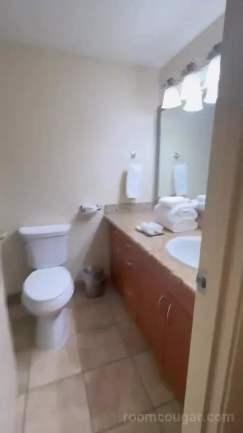 Studio 1 Queen Murphy Bed with Balcony bathroom picture #2