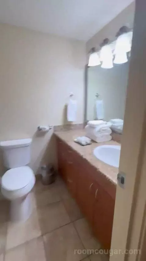 Studio 1 Queen Murphy Bed with Balcony bathroom picture #3