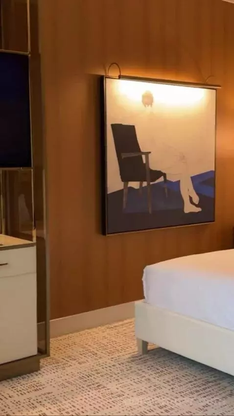 Wynn Resort King bed picture #2