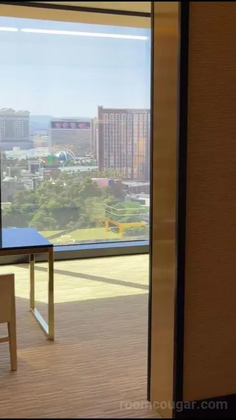 Encore Resort King view picture #2