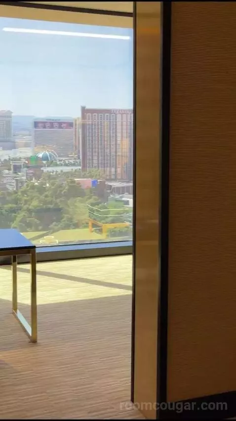 Encore Resort King view picture #3